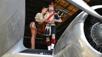 Air Legend 2021 - Notre Pipe Major Mac Anaye sur le Dakota d'Alain Battisti,  en compagnie de Roxanne.